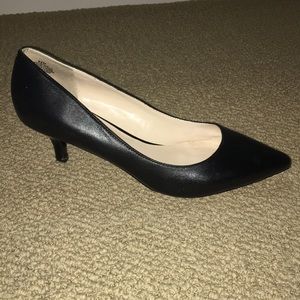 Nine West Shoes - Nine West Black Kitten Heel, Size 8.5 Nine West Shoes - Nine West Black Kitten Heel, Size 8.5